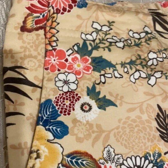 Cruise Ready Koret Capris with Coordinating Cap Sleeve Tee - Picture 6 of 12